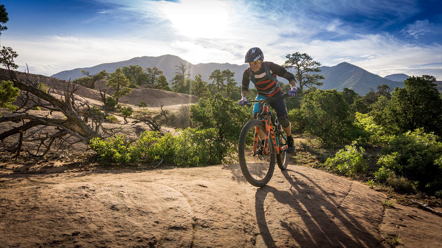 Bike Trails im Sonnenaufgang