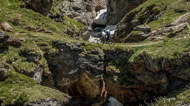 Bergseen und alpine Trails